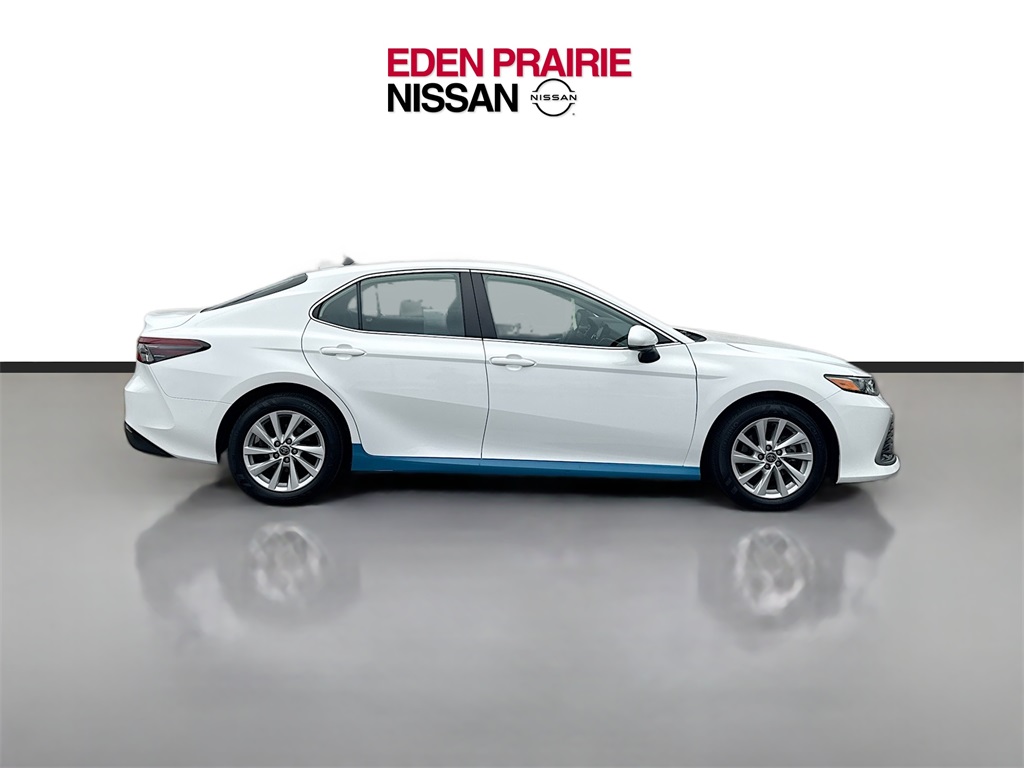 Vehicle image 4 of 18