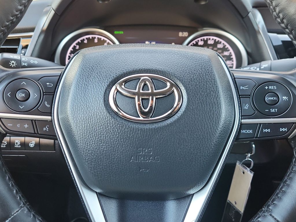 Vehicle image 18 of 30