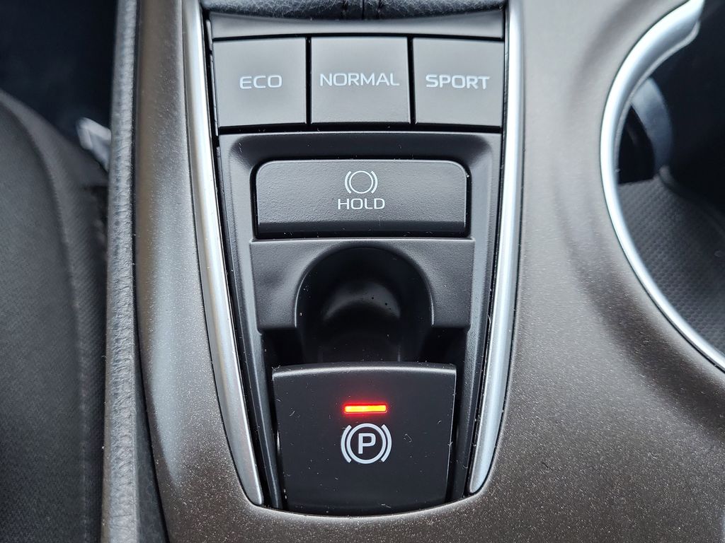 Vehicle image 24 of 30
