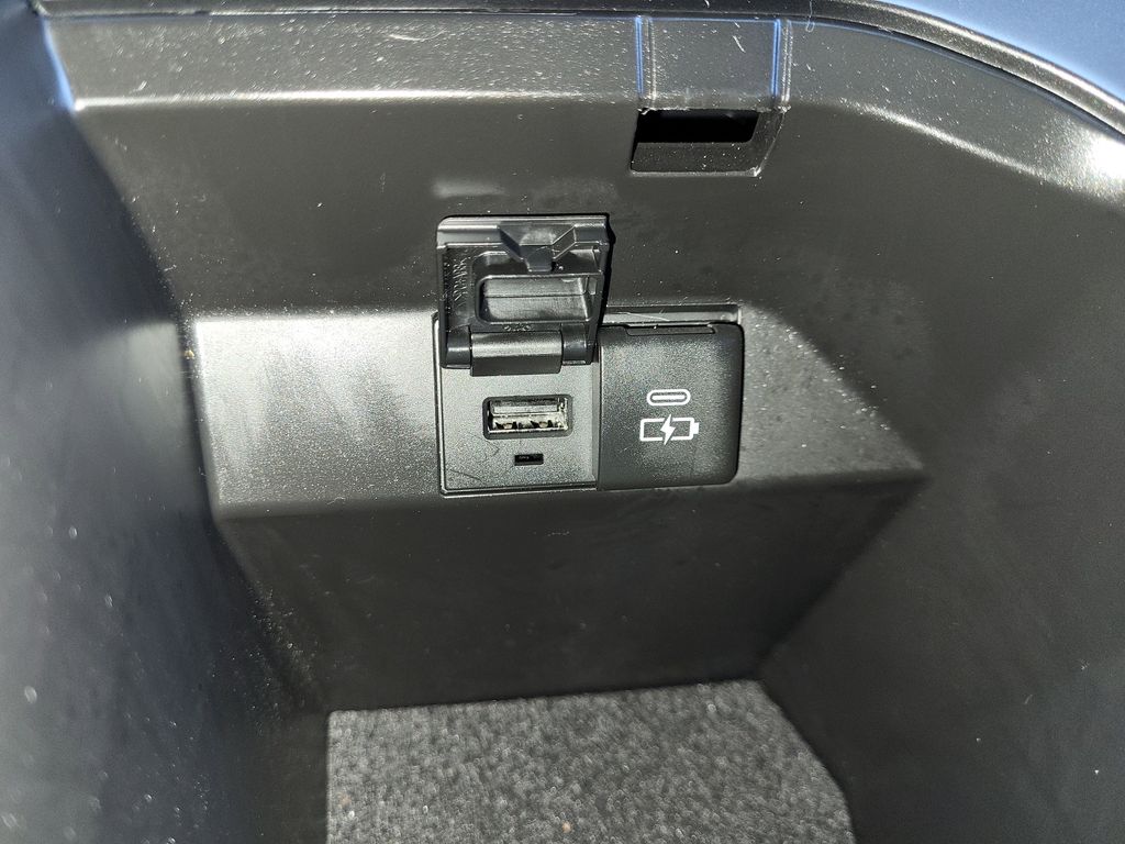 Vehicle image 29 of 30