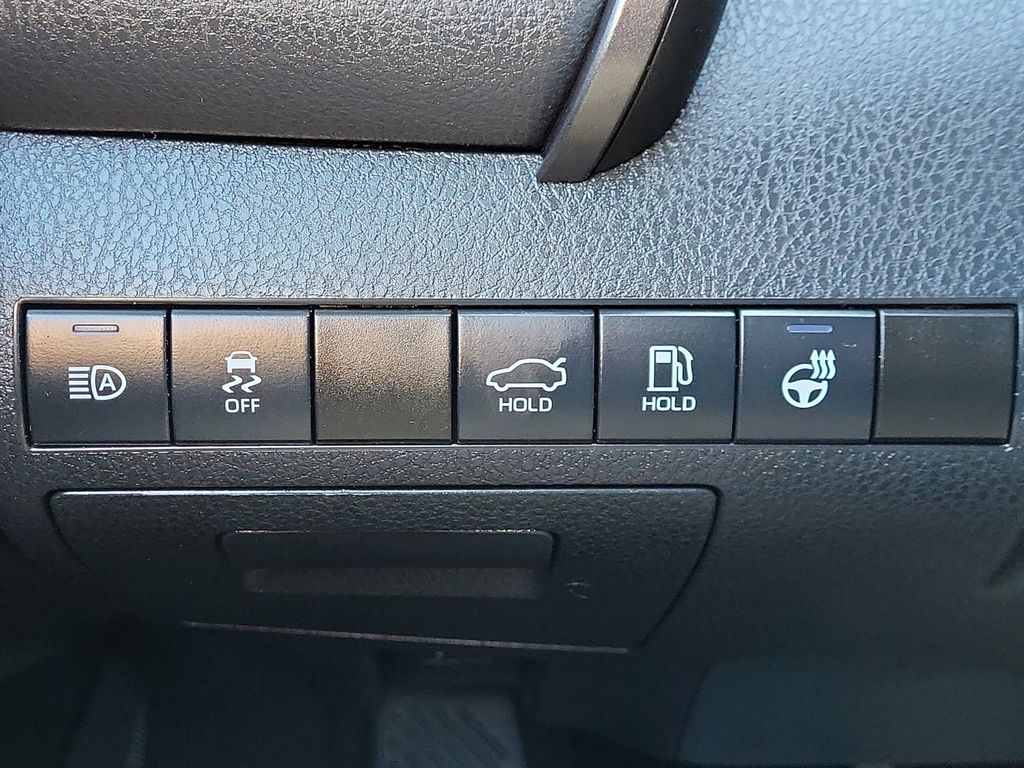 Vehicle image 27 of 30