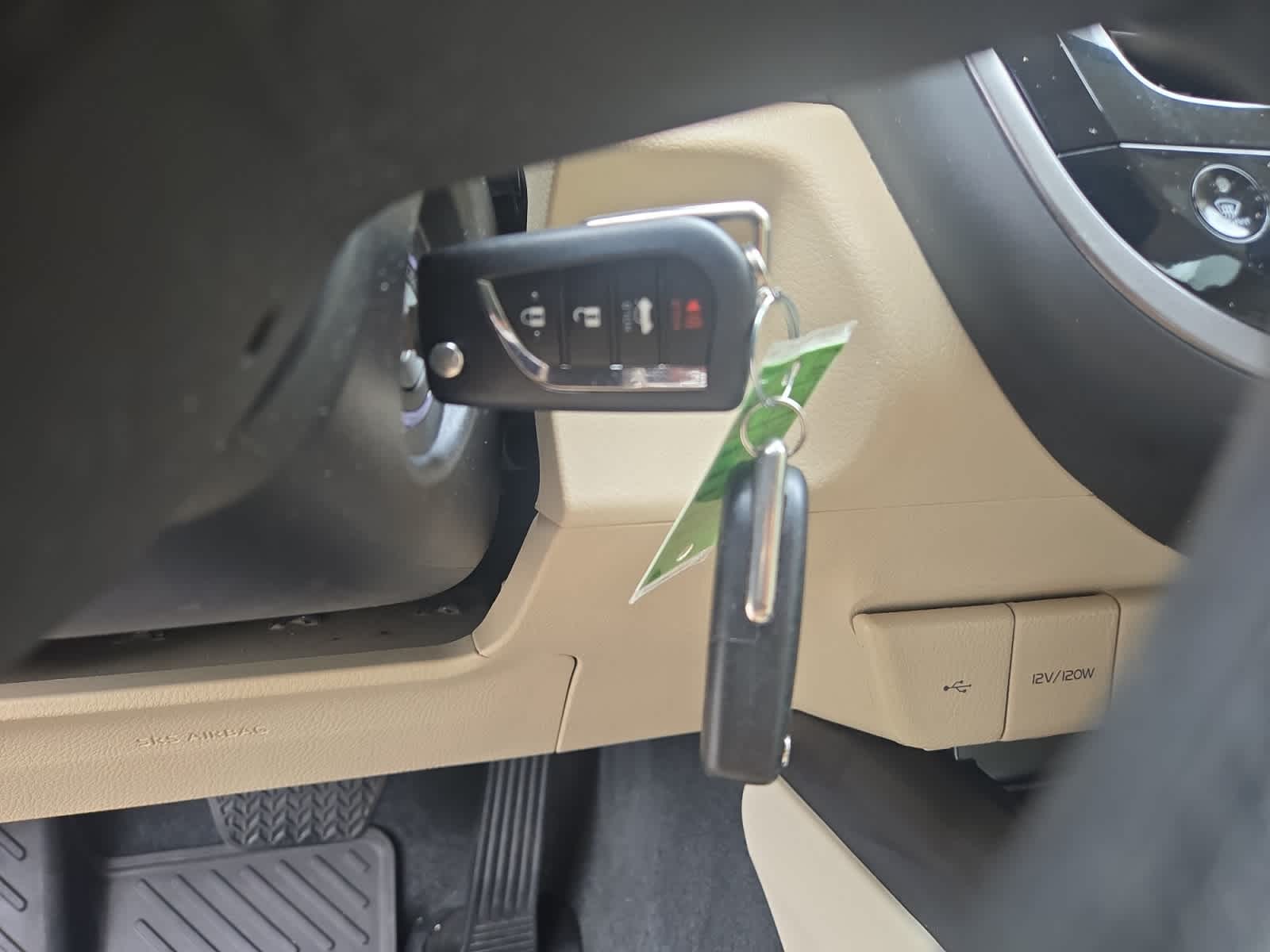 Vehicle image 13 of 25