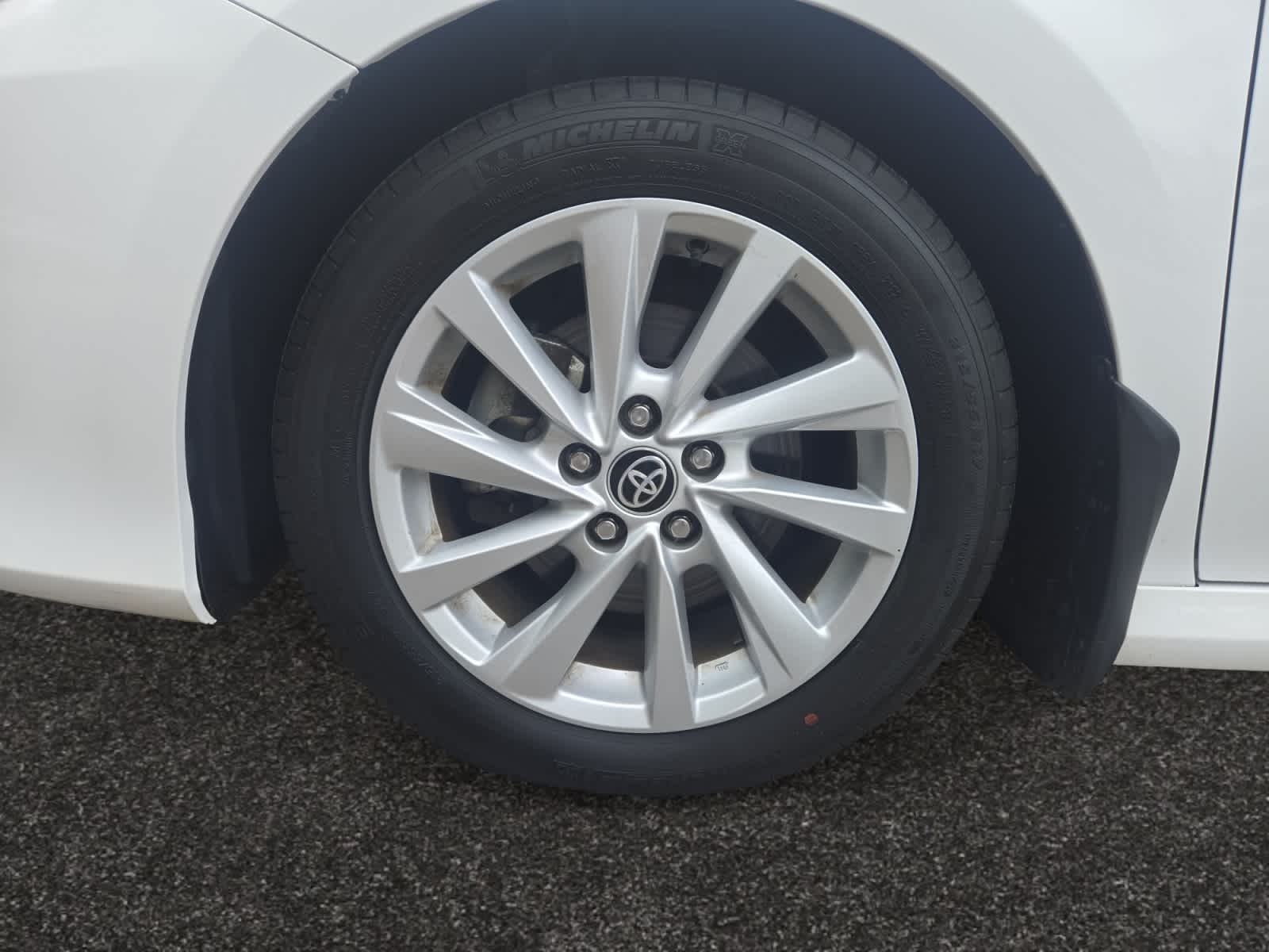 Vehicle image 11 of 25