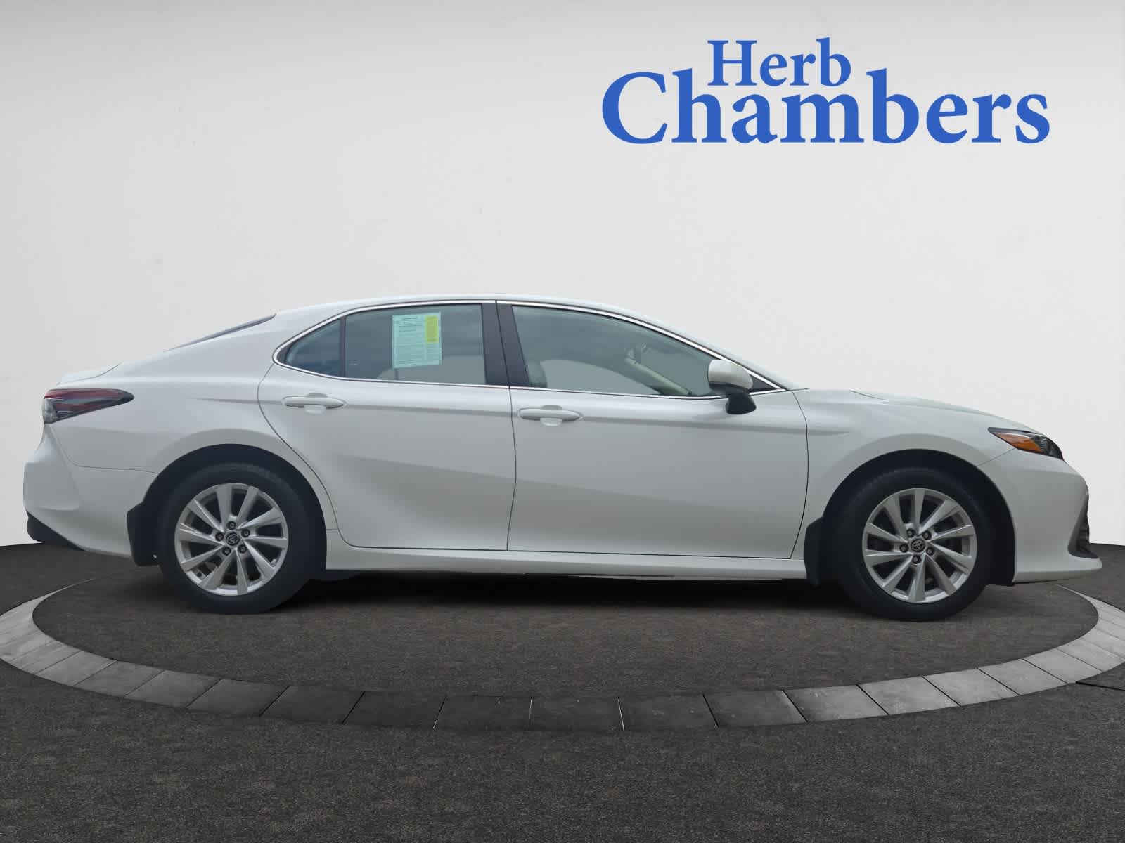 Vehicle image 4 of 25