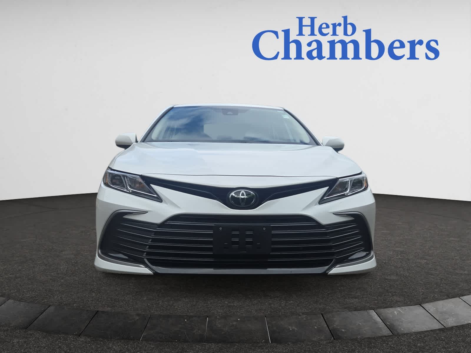 Vehicle image 2 of 25