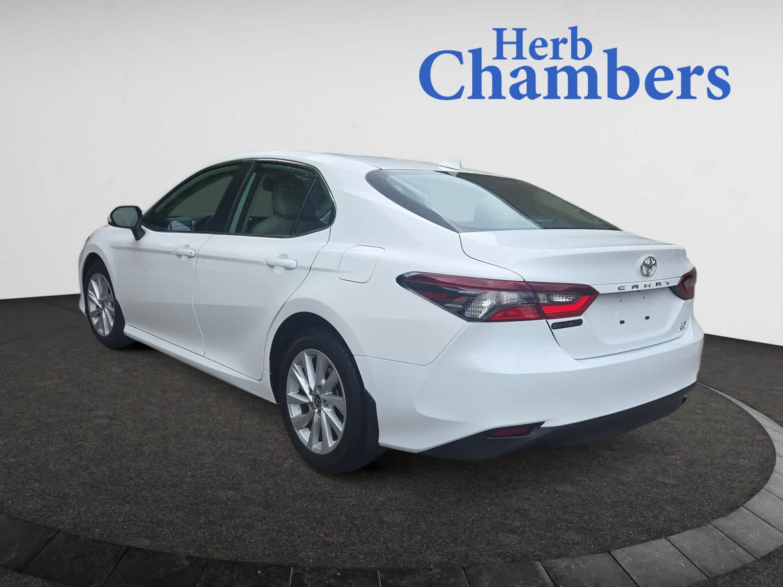 Vehicle image 5 of 25