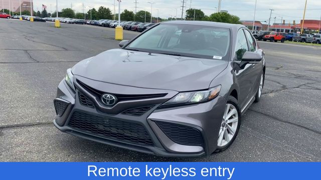Vehicle image 3 of 32