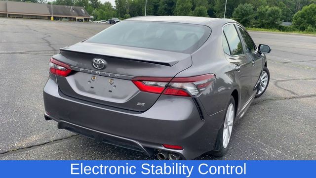 Vehicle image 7 of 32