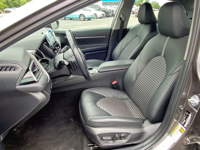 Vehicle image 16 of 32