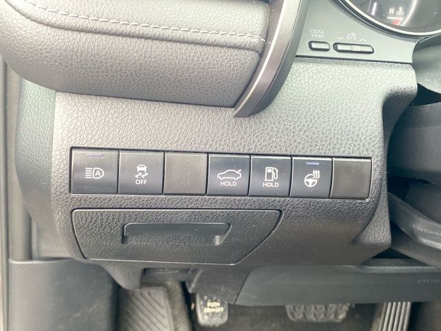 Vehicle image 30 of 32
