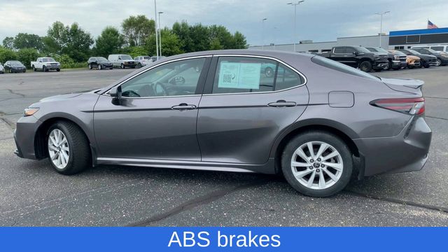 Vehicle image 8 of 32