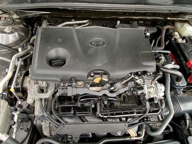 Vehicle image 10 of 32