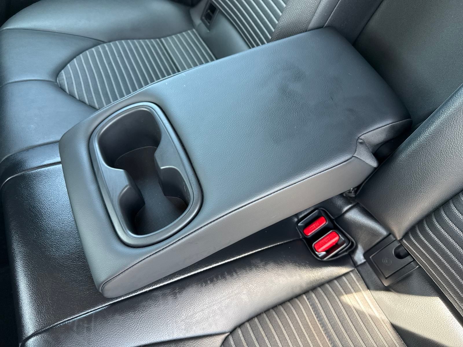 Vehicle image 24 of 39