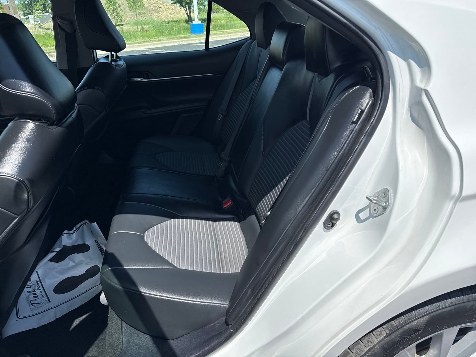 Vehicle image 14 of 39