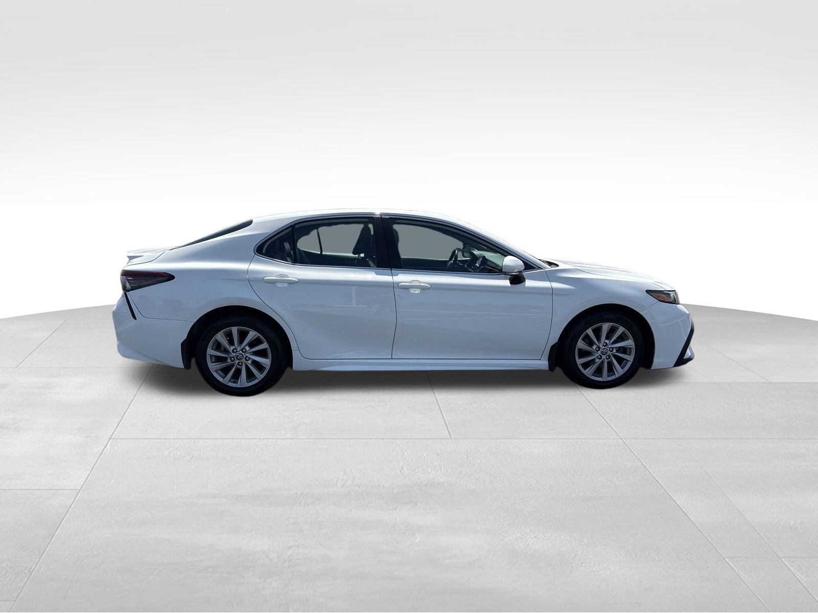Vehicle image 4 of 39