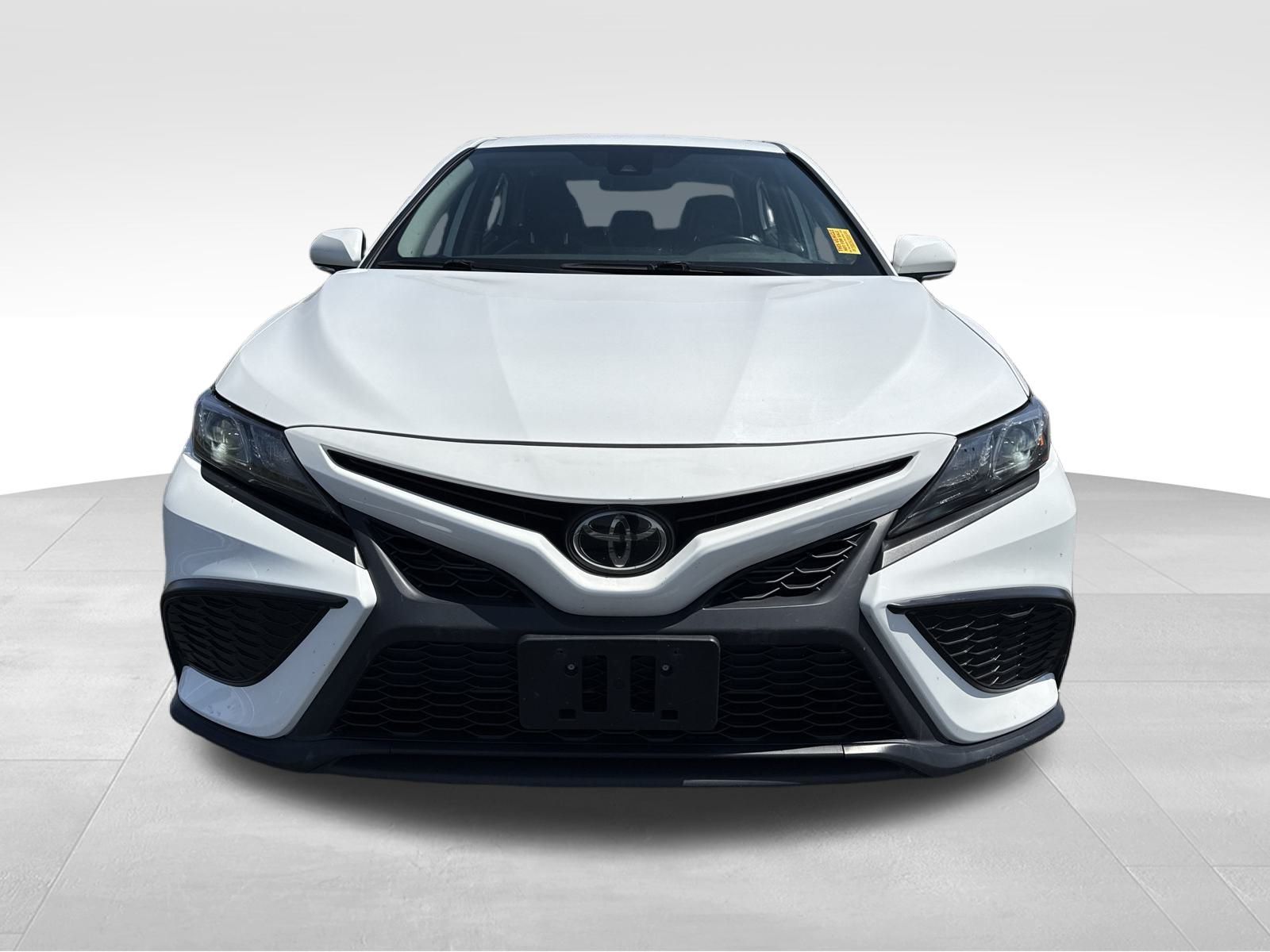Vehicle image 2 of 39