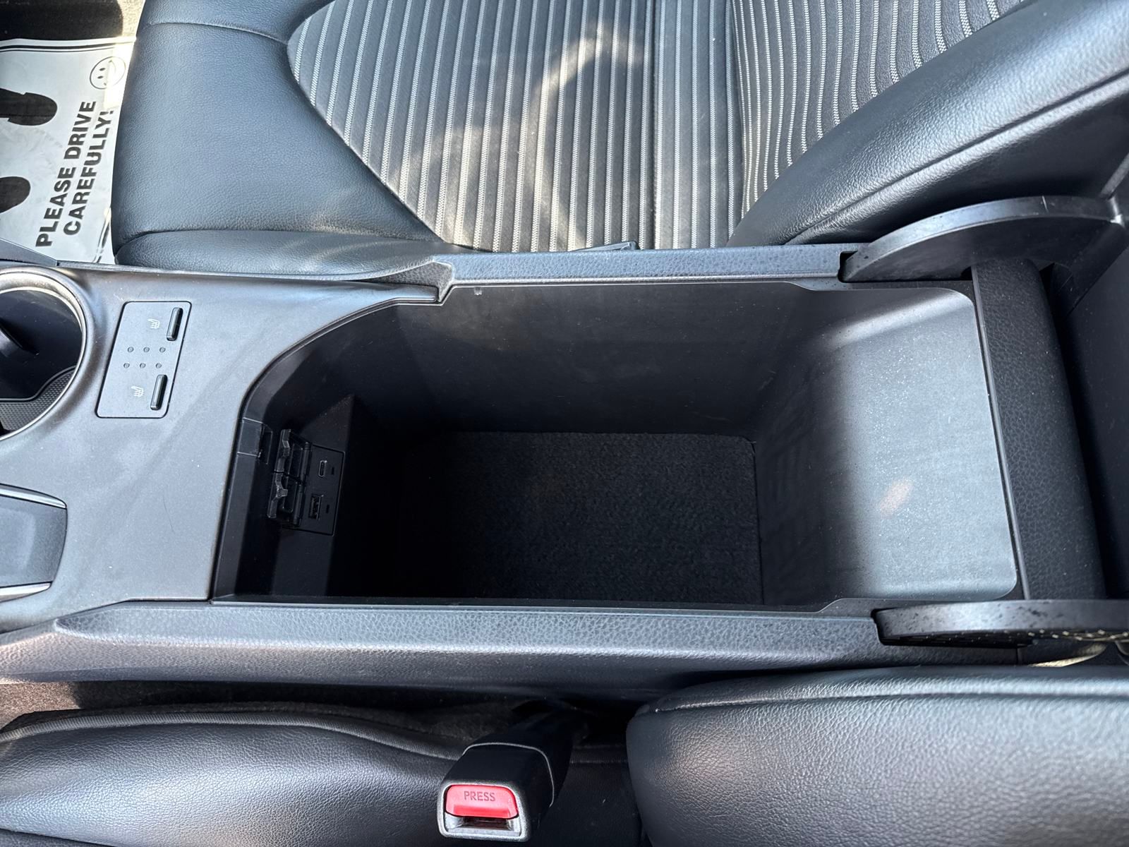 Vehicle image 21 of 39