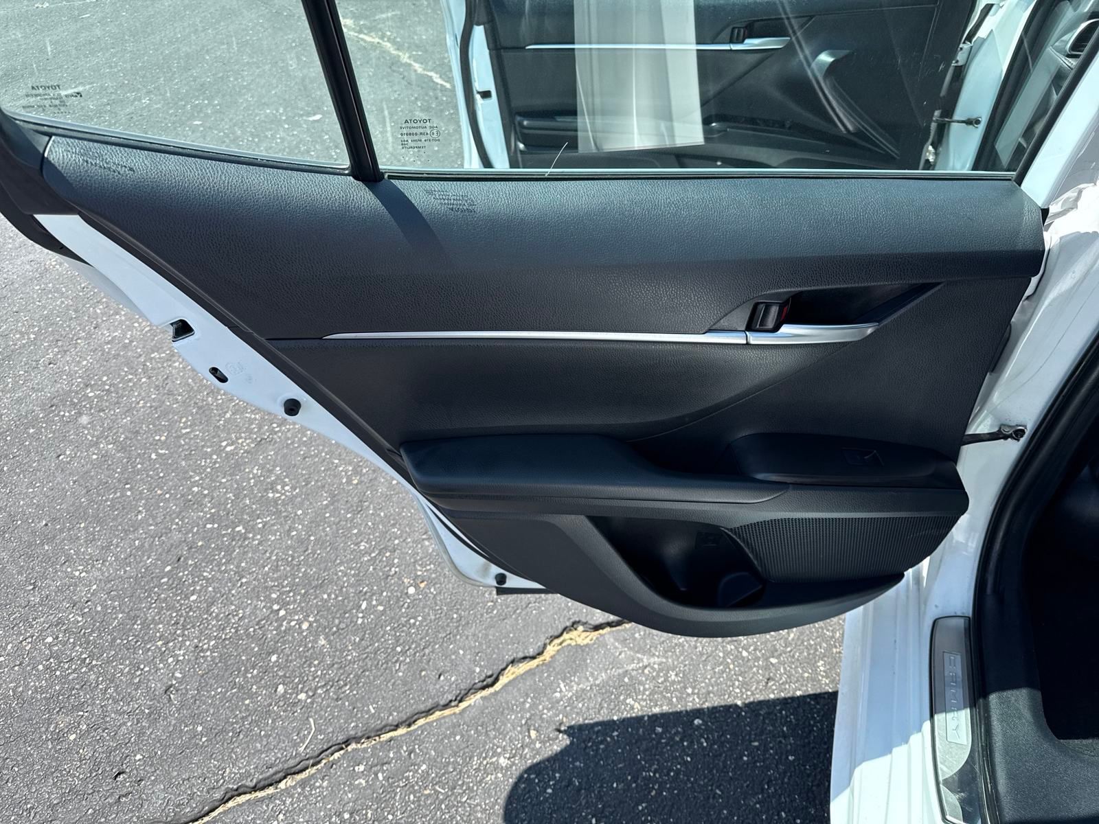 Vehicle image 19 of 39