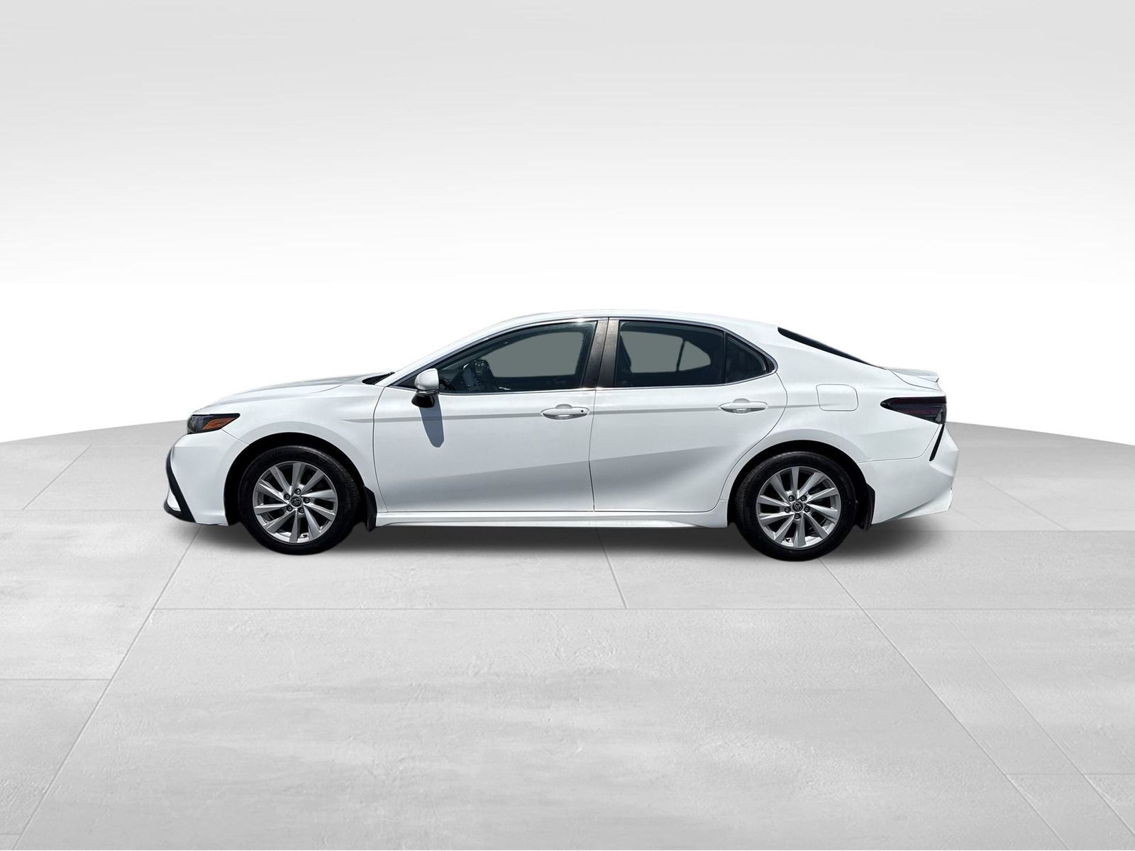 Vehicle image 9 of 39