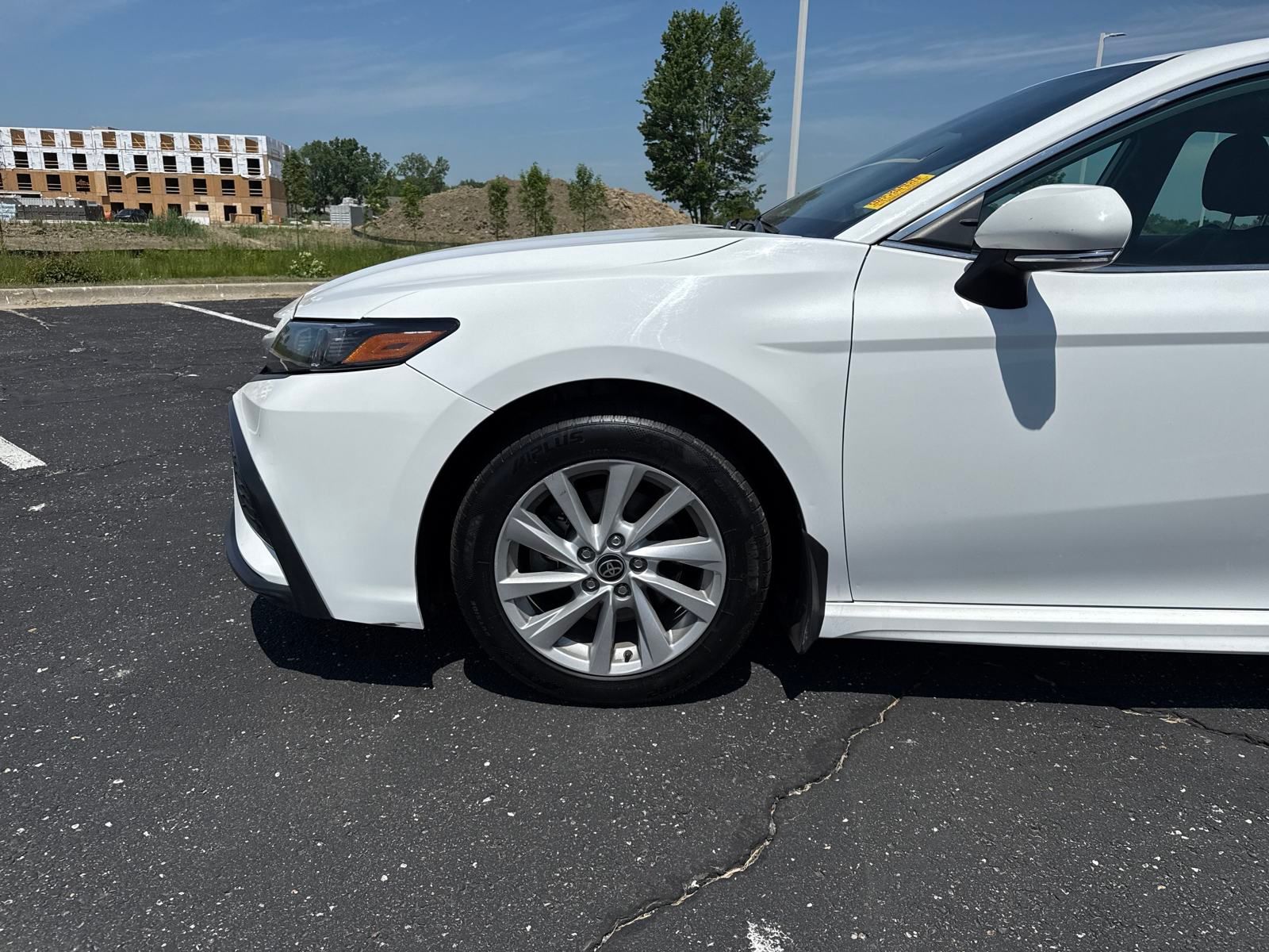 Vehicle image 10 of 39