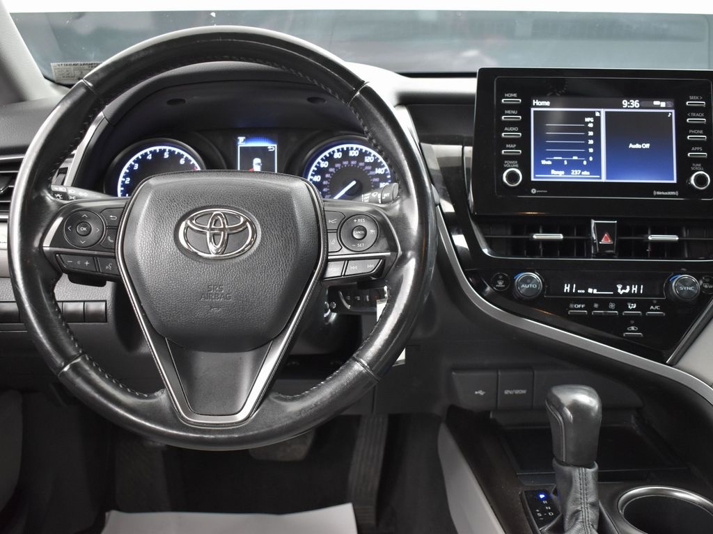 Vehicle image 33 of 45