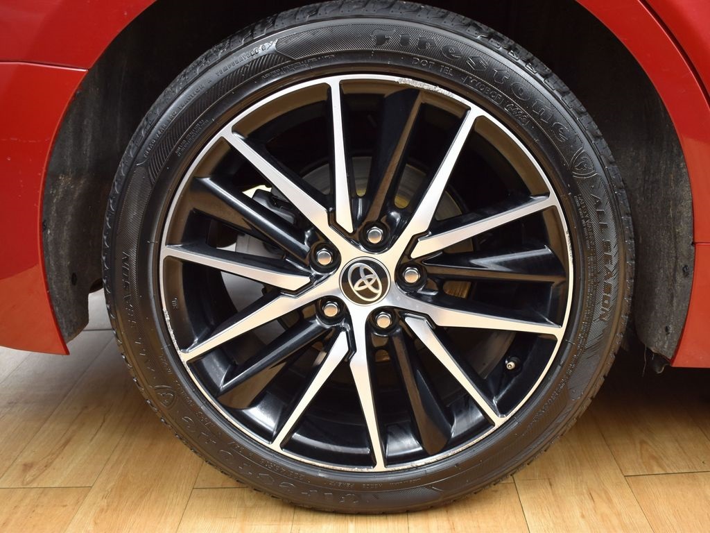 Vehicle image 17 of 45