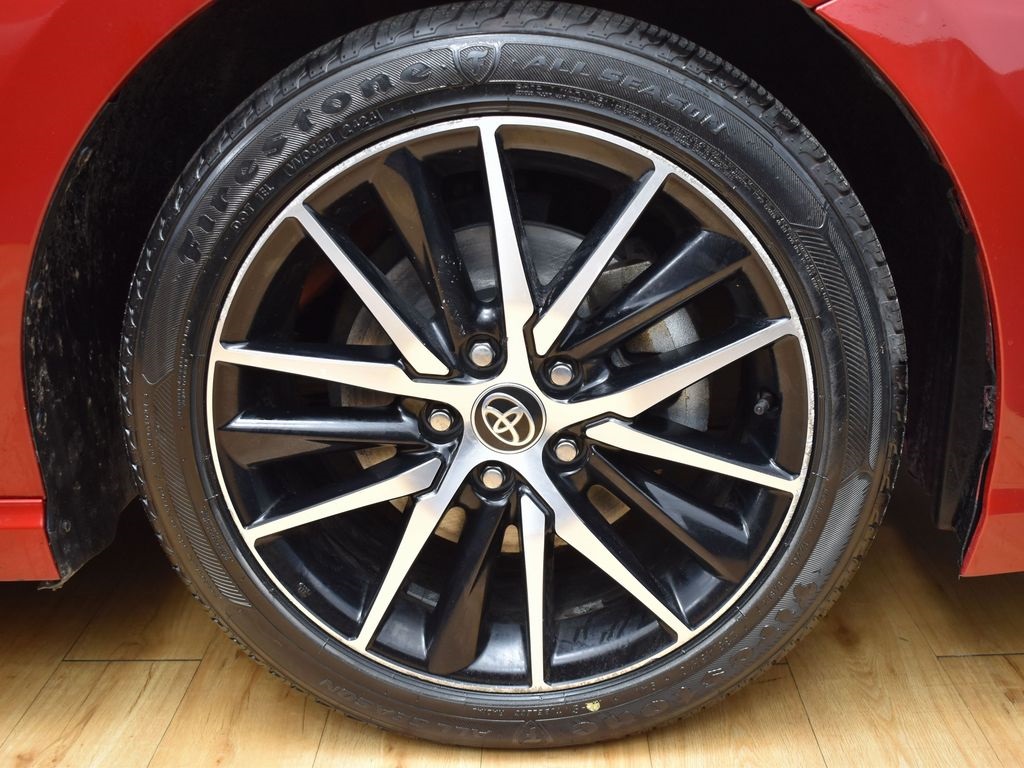 Vehicle image 18 of 45