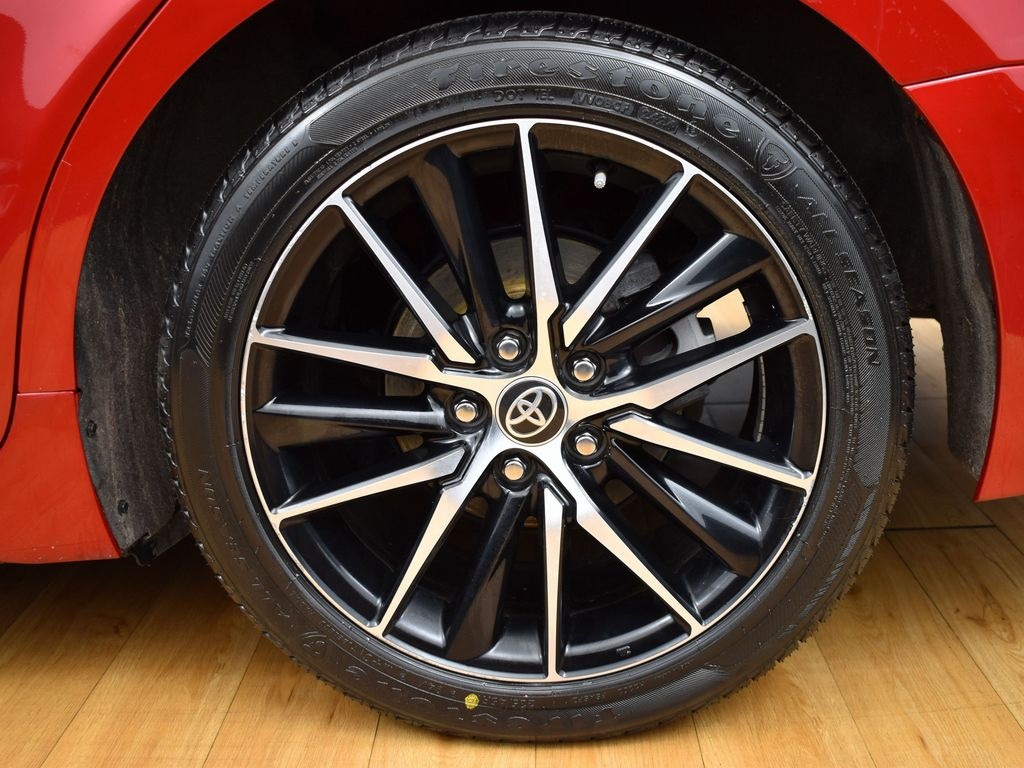 Vehicle image 16 of 45