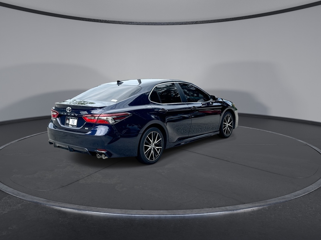 Vehicle image 6 of 26
