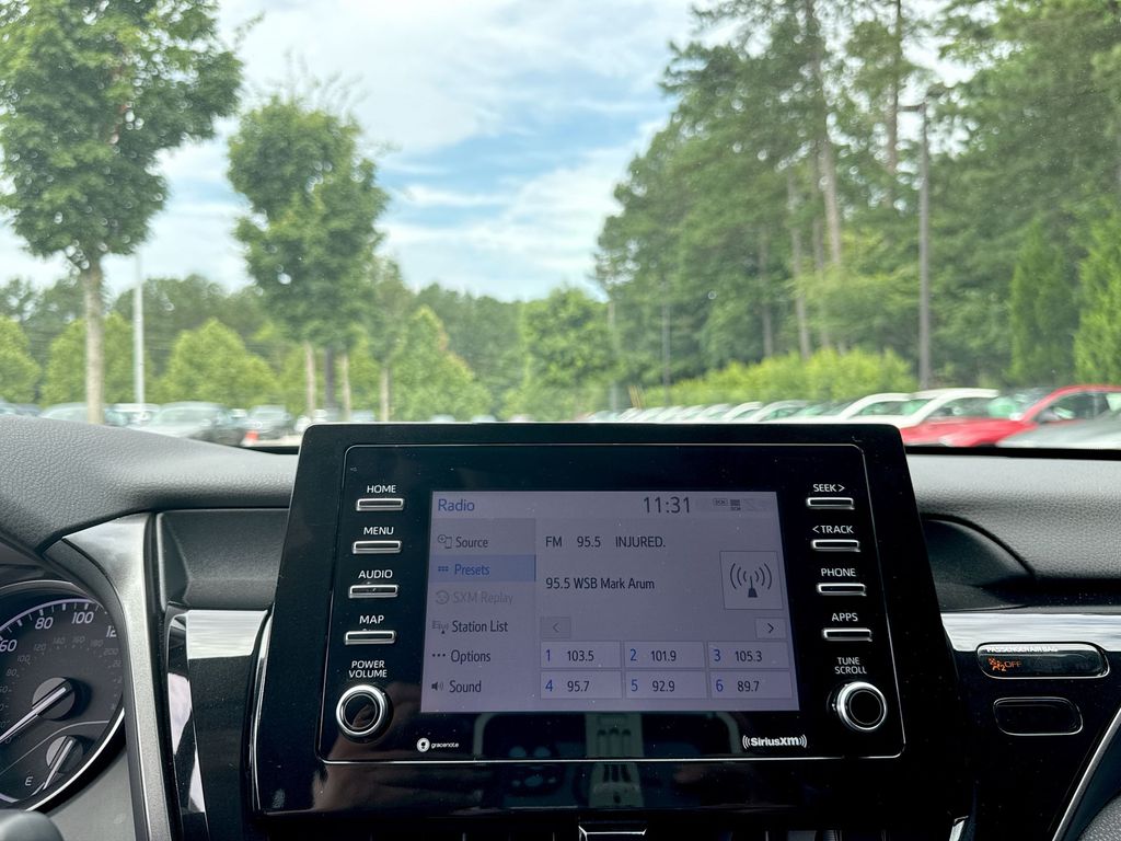 Vehicle image 22 of 26