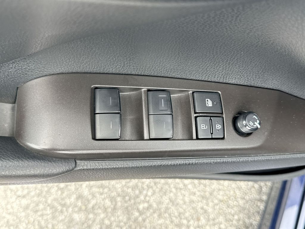 Vehicle image 24 of 26