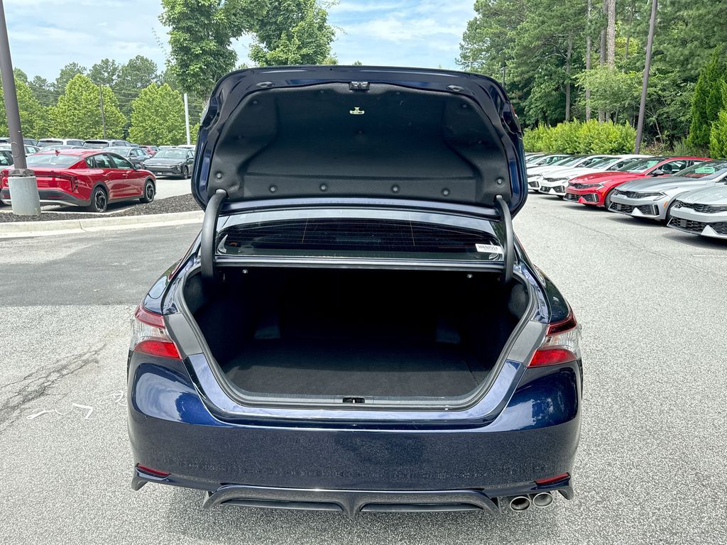 Vehicle image 13 of 26