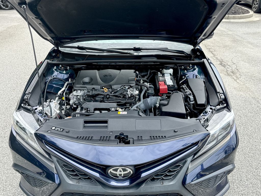 Vehicle image 10 of 26