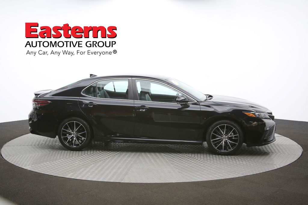 Vehicle image 19 of 61