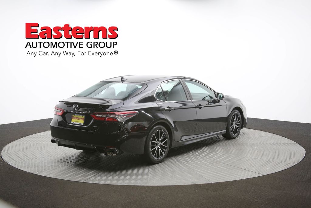 Vehicle image 21 of 61