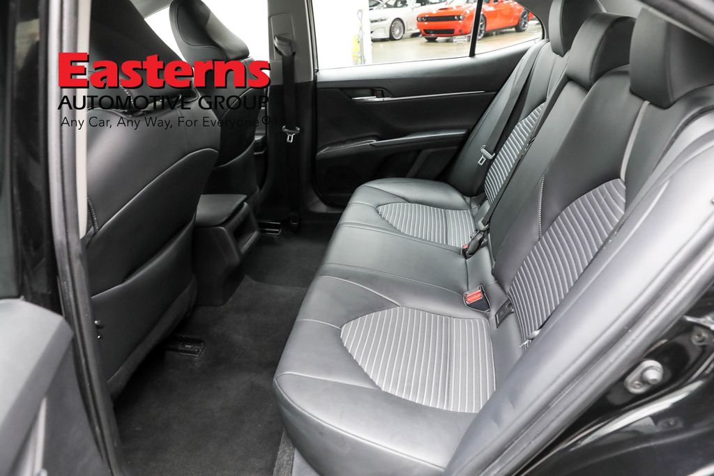 Vehicle image 50 of 61