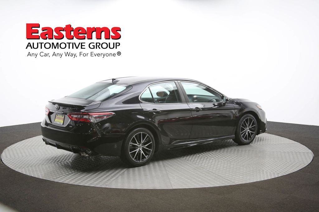 Vehicle image 26 of 61