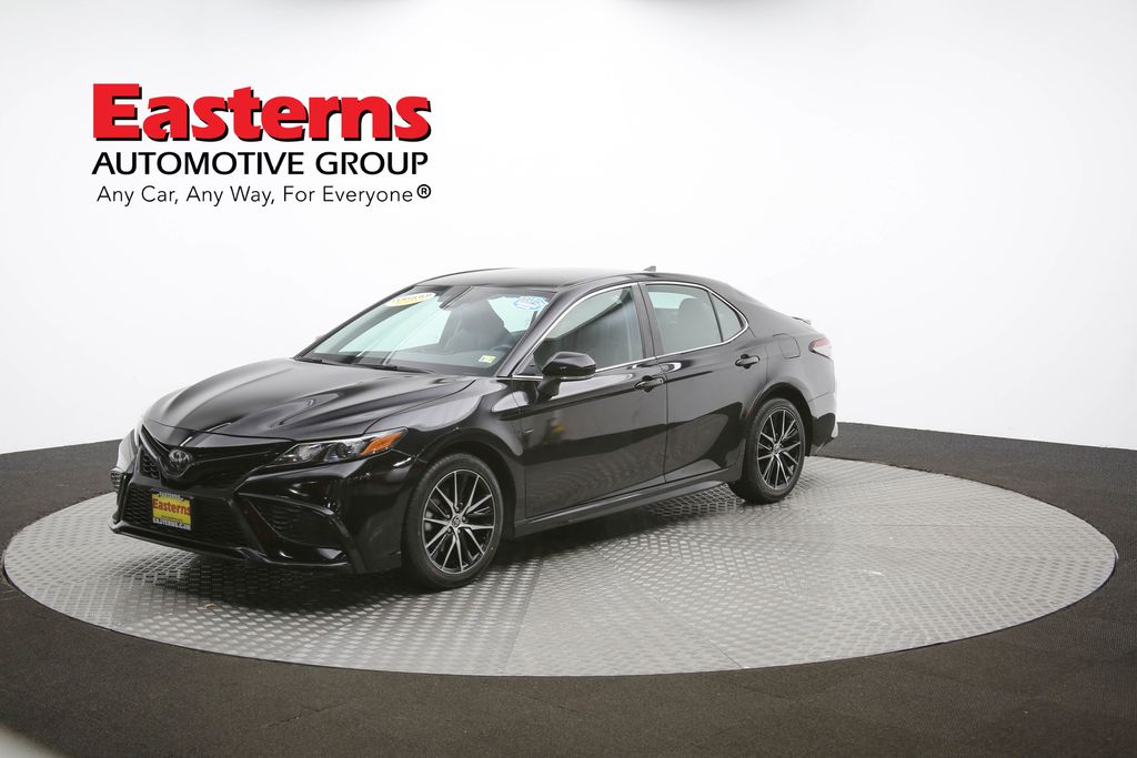 Vehicle image 3 of 61