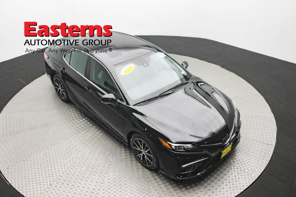 Vehicle image 15 of 61