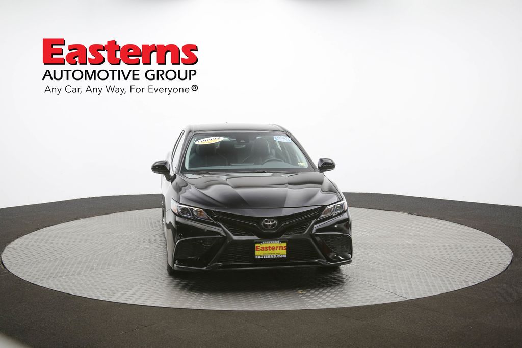 Vehicle image 10 of 61