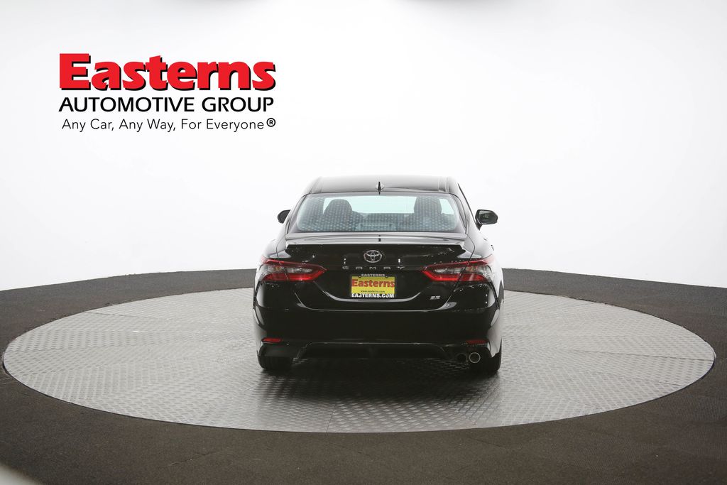 Vehicle image 27 of 61