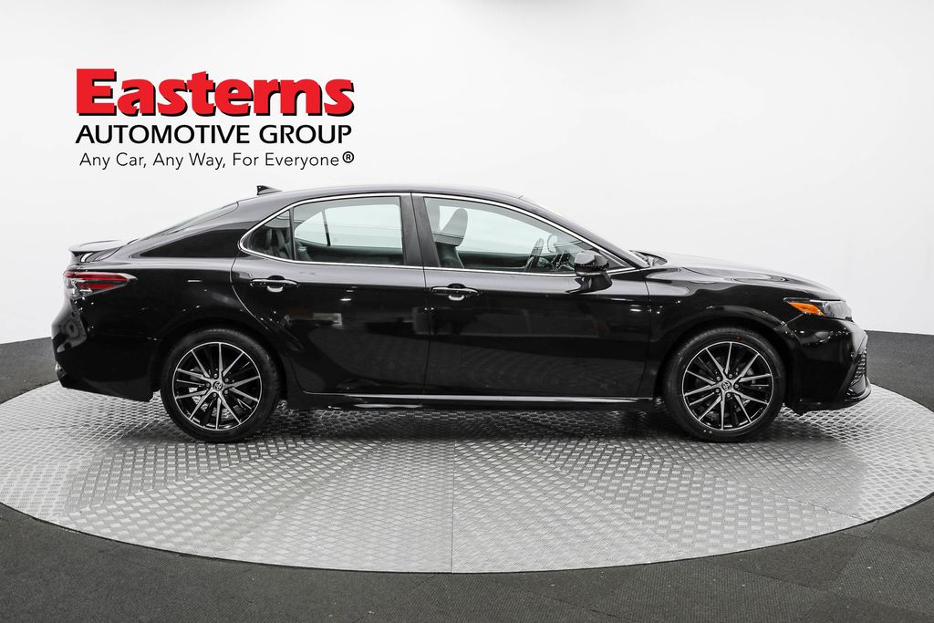 Vehicle image 18 of 61