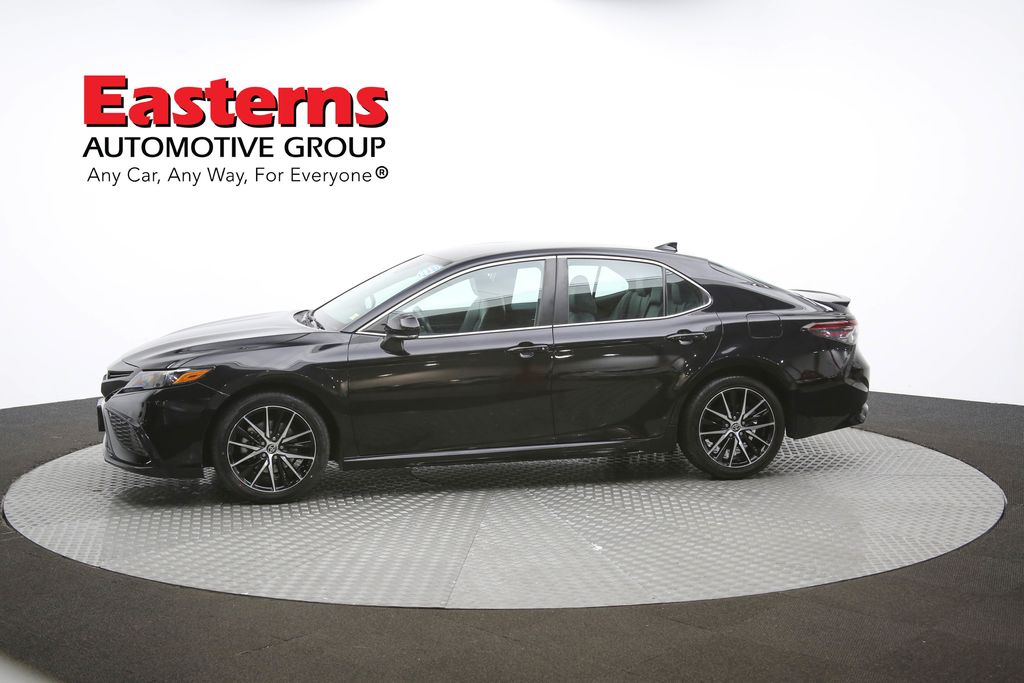 Vehicle image 6 of 61