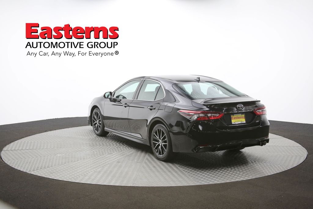 Vehicle image 34 of 61