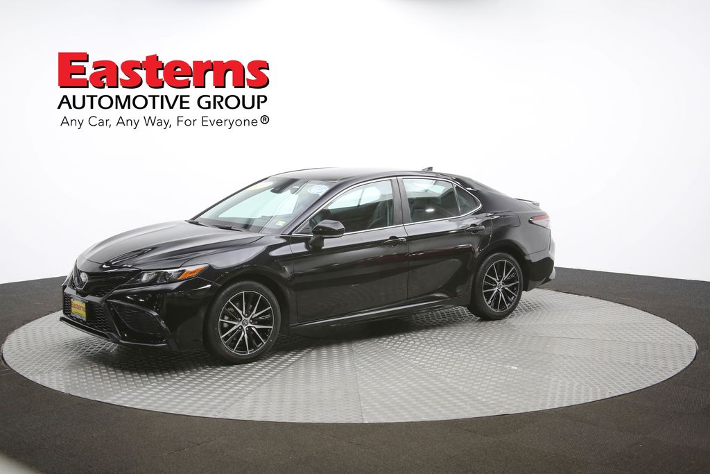 Vehicle image 4 of 61