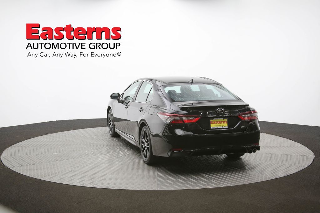 Vehicle image 31 of 61