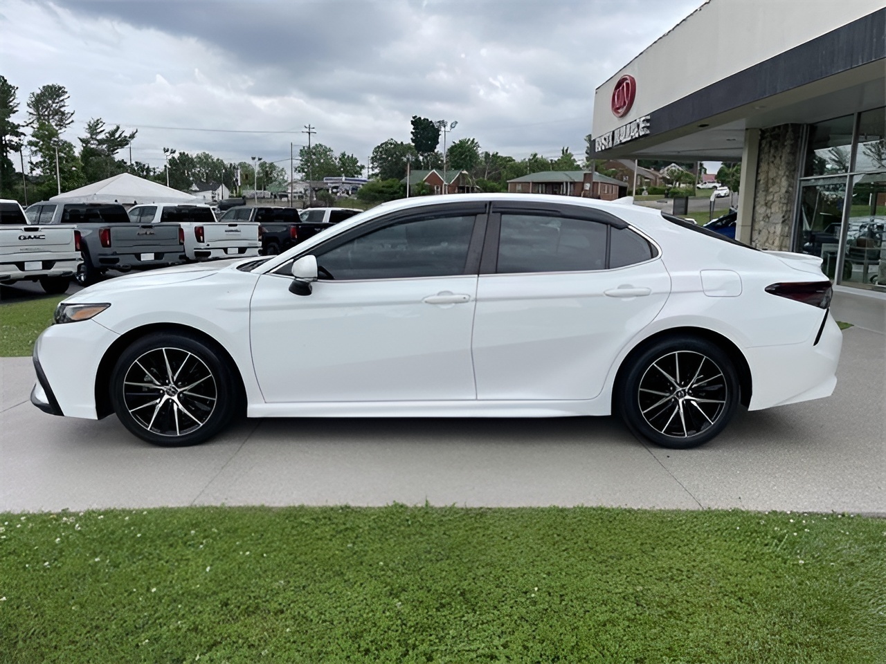 Vehicle image 33 of 33