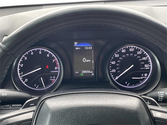 Vehicle image 10 of 33