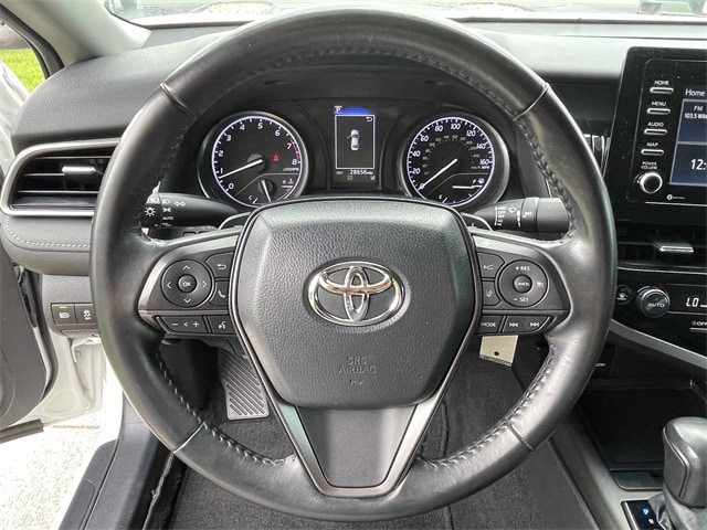 Vehicle image 22 of 33