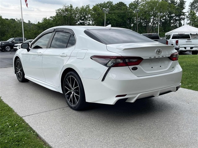 Vehicle image 7 of 33